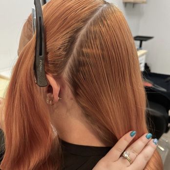 Joncen Phi Salon - the bleach job left my roots dark brown with visible streaks where the foils started. - Hair Stylists Near Me - Chandler, Arizona Joncen Phi Salon - the bleach job left my roots dark brown with visible streaks where the foils started. - Hair Stylists Near Me - Chandler, Arizona