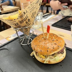 Hippopotamus - Mid-rare burger and fries