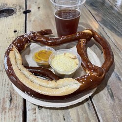 Pink Barrel Cellars - Barn Party Pretzel /w beer cheese and jalapeño honey mustard. Honeycrisp Ale!