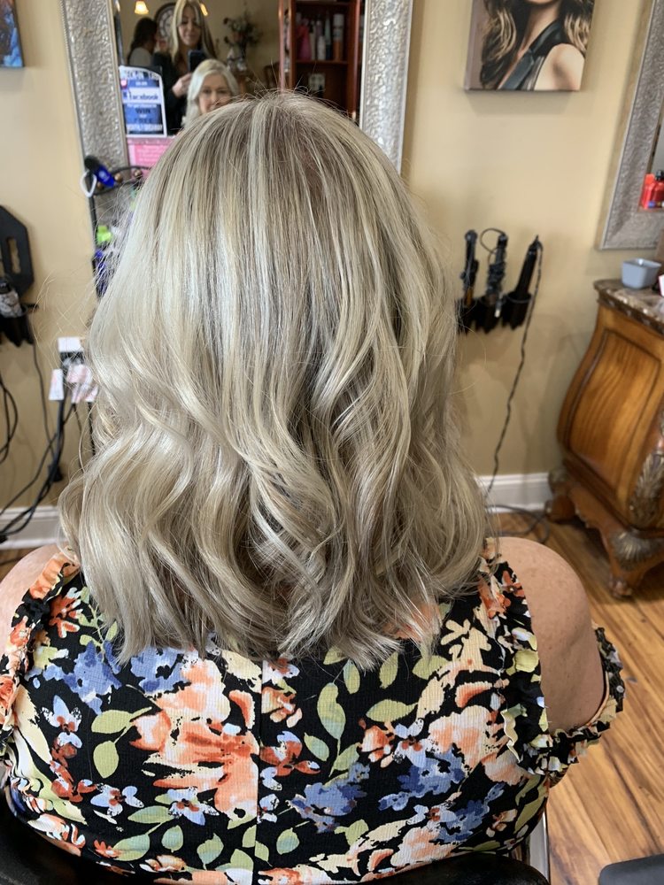 Simply Bliss Salon And Spa Logo