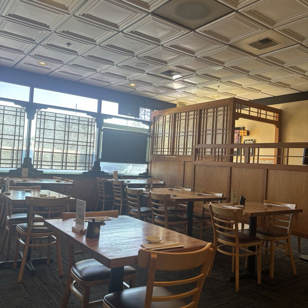 Kazoku - Sushi Bars Near Me - Edmonds, Washington