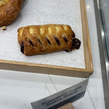 Paris Baguette - Bakeries Near Me - Chicago, Illinois