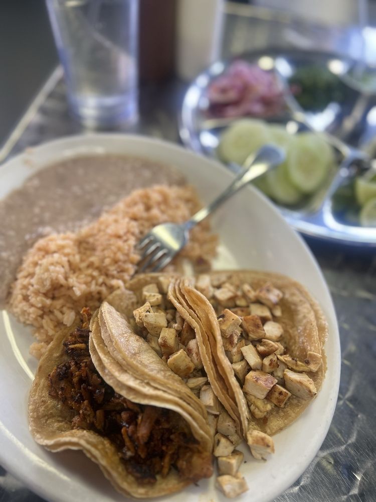 Taqueria Tafoya Logo