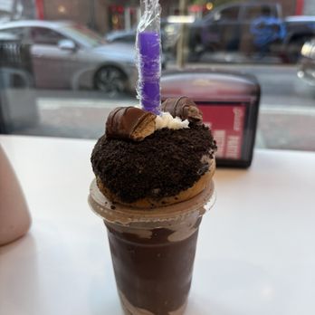Yonutz - Kinder SMASHED Milkshake. - Desserts Near Me - Atlanta, Georgia Yonutz - Kinder SMASHED Milkshake. - Desserts Near Me - Atlanta, Georgia