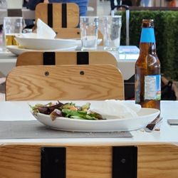 Melange - Even another customer left the salad!