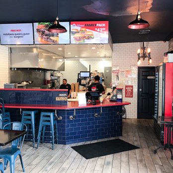 Halalbee's - the interior of a restaurant - Burgers Near Me - Jamaica, New York