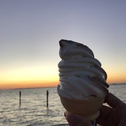 Chocolate and Vanilla Swirl Soft Serve Cone with a great view | Instagram: Hungryforchuu Chocolate and Vanilla Swirl Soft Serve Cone with a great view | Instagram: Hungryforchuu