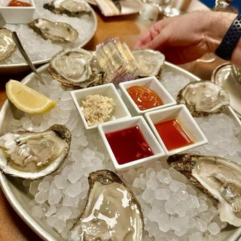 Common Restaurant - Raw Oysters - Cocktail Bars Near Me - Savannah, Georgia Common Restaurant - Raw Oysters - Cocktail Bars Near Me - Savannah, Georgia