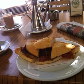 La Bodega de Mi Viña - Desayuno - Dive Bars Near Me - Seville, SE