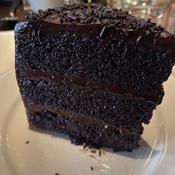 Gilt Bar - Chocolate Layer Cake - New American Near Me - Chicago, Illinois