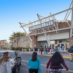 Hudson Mall - Storefront