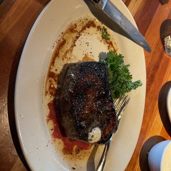 Houston's Restaurant - NY strip steak - New American Near Me - North Miami Beach, Florida Houston's Restaurant - NY strip steak - New American Near Me - North Miami Beach, Florida