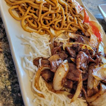 Dragon House - Chow Mein and Mongolian Beef lunch plate - Chinese Near Me - Union City, California