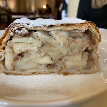 Café Central - Apple strudel - Cafes Near Me - Vienna, 9 Café Central - Apple strudel - Cafes Near Me - Vienna, 9
