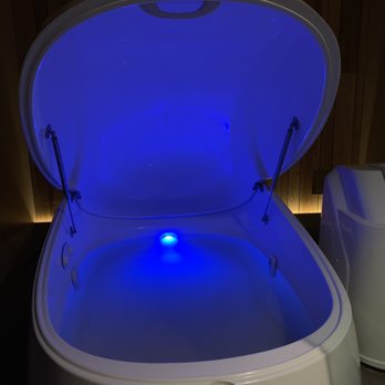 Pause Venice - A float pod that consists of body temp water and 1,000 lbs of epsom salt. Highly recommended - Float Spa Near Me - Los Angeles, California