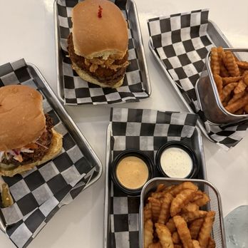 Cocky's Coop - Chicken Shop Near Me - Pittsburgh, Pennsylvania