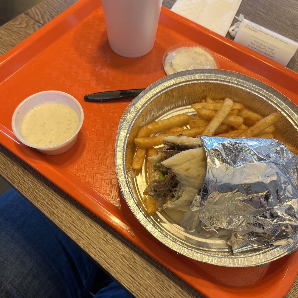Classic Gyro Sandwich (3 Slices)w/ Fries