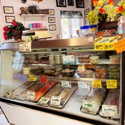 Friday Harbor Seafood - Fresh seafood and smoked fish and scallops!