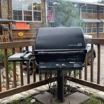 Sitzmark Chalet Inn - Bbq 's are provided! - Hotels Near Me - Ruidoso, New Mexico Sitzmark Chalet Inn - Bbq 's are provided! - Hotels Near Me - Ruidoso, New Mexico