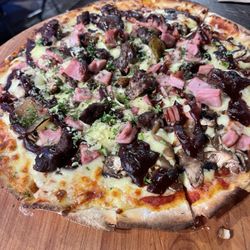 Winnies - Tri Factor pizza