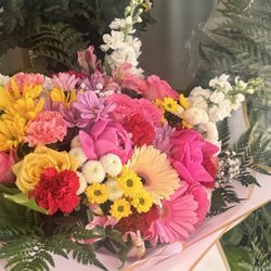 I ordered flowers for my wife and she just loved the arrangement . Flowers are affordable and best in Calgary