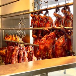 Mr. Fong BBQ & Noodles - Whole Roast Duck ans BBQ Pork