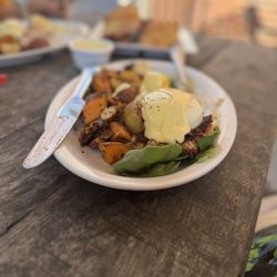 Bintliff’s Corner Brew - Crab cake Benedict