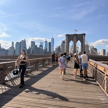 Brooklyn Bridge - Landmarks & Historical Buildings Near Me - Brooklyn, New York