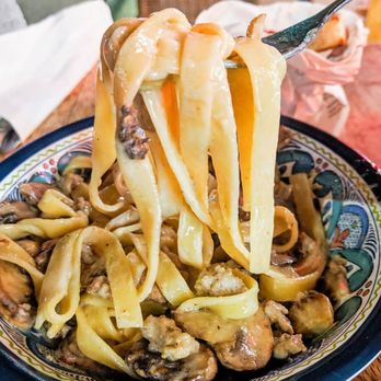 Grafa Pizza - Sausage, mushroom, truffle cream fetuccinne - Pizza Near Me - Miami Beach, Florida