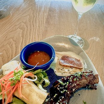Roy's Waikoloa - Fresh egg roll, seared ahi, Korean glazed short rib - Hawaiian Near Me - Waikoloa, Hawaii Roy's Waikoloa - Fresh egg roll, seared ahi, Korean glazed short rib - Hawaiian Near Me - Waikoloa, Hawaii
