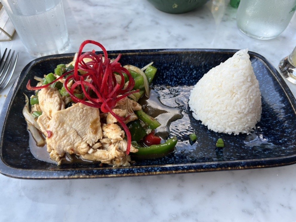 SUKHUMVIT THAI EATERY Updated August 2024 146 photos & 76 avis