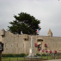 Château de Noirmoutier - Le pont levis et les remparts
