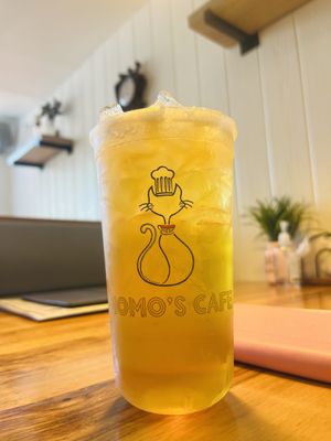 Momo's Cafe by null