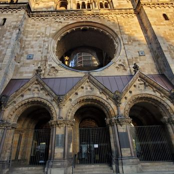 Kaiser-Wilhelm-Gedächtniskirche - Churches Near Me - Berlin, BE