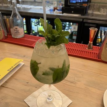Simply Capri - Hugo Spritz - Italian Near Me - Winter Garden, Florida Simply Capri - Hugo Spritz - Italian Near Me - Winter Garden, Florida
