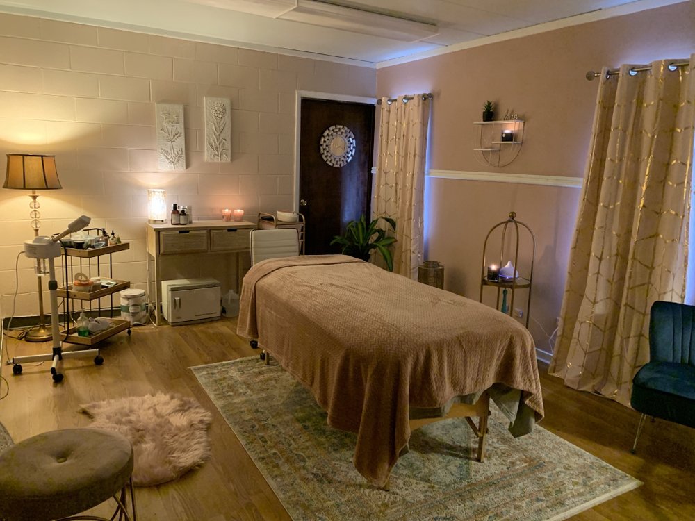 BECKY’S BEAUTY BAR - 9219 Indianapolis Blvd, Highland, Indiana - Skin