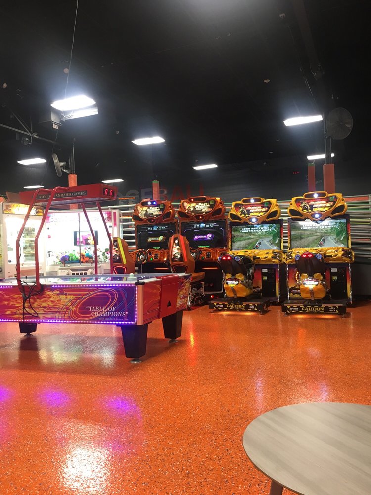 SKY ZONE TRAMPOLINE PARK 31 Reviews Trampoline Parks 1300 W