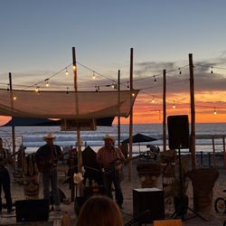 Barracuda Cantina - Live music at the beach location
