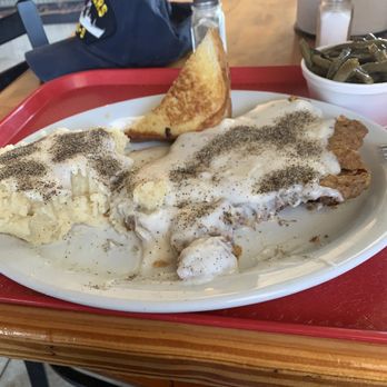 Longhorn Cafe - Chicken Fried Steak with Mashed Potatoes. - Burgers Near Me - San Antonio, Texas