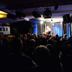 Disharmonie - Bestuhlung beim Wolfgang Buck-Konzert