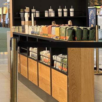 Stumptown Coffee Roasters - Variety of coffee beans and merchandise - Coffee & Tea Near Me - Portland, Oregon Stumptown Coffee Roasters - Variety of coffee beans and merchandise - Coffee & Tea Near Me - Portland, Oregon