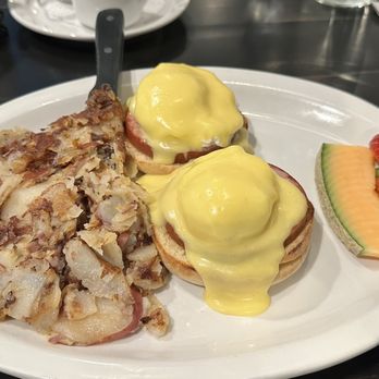 Rusty Pelican Cafe - The Original Benedict - Desserts Near Me - Mill Creek, Washington