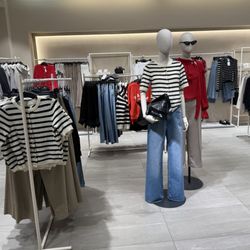 H & M - Inside