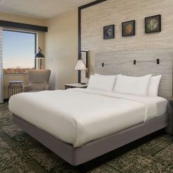 Hilton Appleton Paper Valley - Guest room