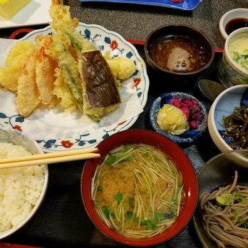 Yohei Sushi Restaurant - Sushi Bars Near Me - Honolulu, Hawaii