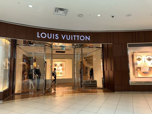 Louis Vuitton Aventura by null