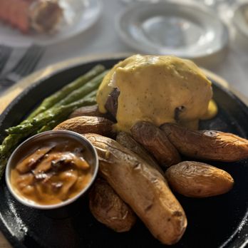 Crow's Nest Steakhouse - Oscar steak - Steakhouses Near Me - Captiva, Florida Crow's Nest Steakhouse - Oscar steak - Steakhouses Near Me - Captiva, Florida