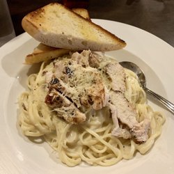 Jonesy's Restaurant & Bar - Chicken Bacon Alfredo
