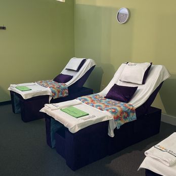 Footy Rooty -Louisville - Foot massage room - Massage Therapy Near Me - Prospect, Kentucky Footy Rooty -Louisville - Foot massage room - Massage Therapy Near Me - Prospect, Kentucky