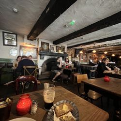 Whites Tavern